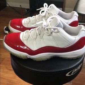 Jordan 11 low “Varsity Red”